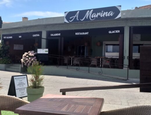 A Marina restaurant glacier