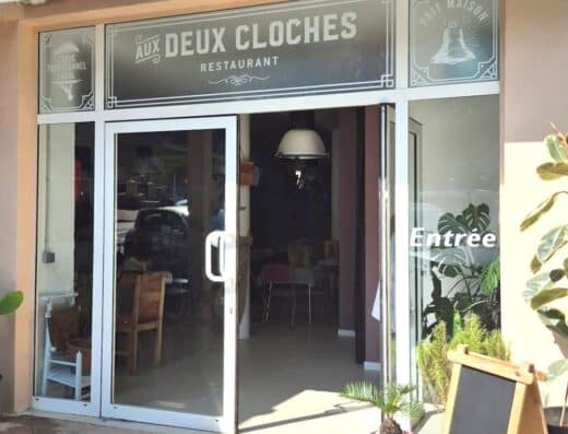 Aux Deux Cloches