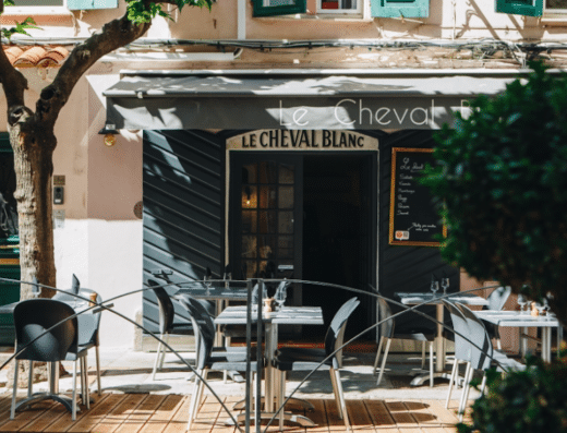 Le (Petit) Cheval Blanc